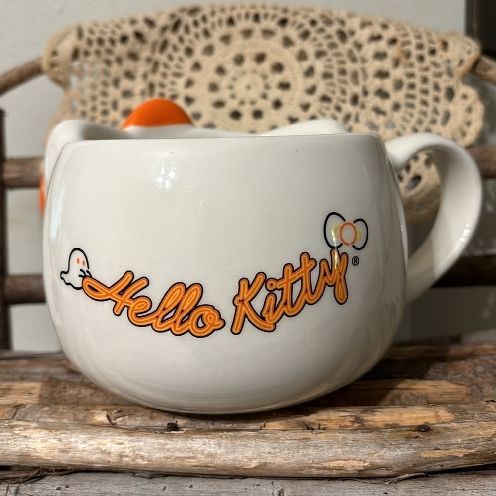 NEW DESIGN! NWT HELLO KITTY HALLOWEEN MUG ORANGE & BLACK BOW LARGE - Picture 3 of 10
